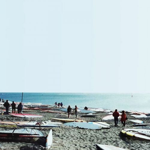 vele_windsurf_spiaggia_ASD-tramontana_voltri_surf